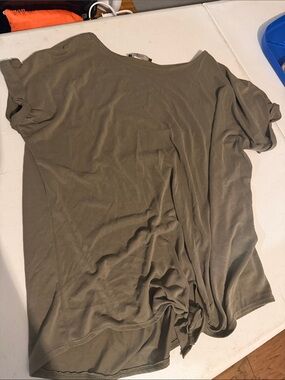 Women’s Olive Short Sleeve Knot Front Tee